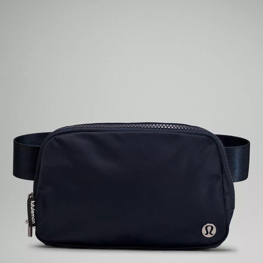 lululemon athletica Belt Bag in Black